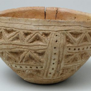 0050. Cuenco de cerámica con decoración excisa. Cabezo de Monleón (Caspe, Zaragoza). 950-700 a.C. Inv. 01588