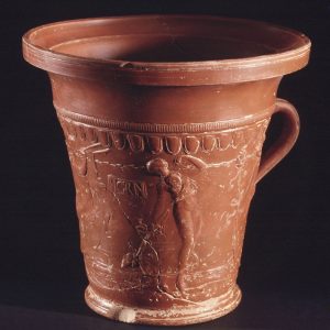 0330. Modiolus en terra sigillata itálica. Colonia Celsa (Velilla de Ebro, Zaragoza). 10-40 d.C. Inv. 01850