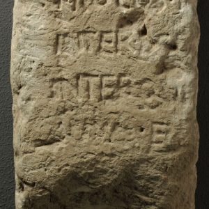 Terminus (mojón de términos municipales). Arenisca. 50-40 a.E. Fuentes de Ebro (Zaragoza). Inv. 07574.