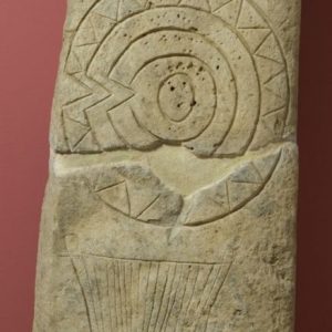 Estela antropomorfa. Piedra. Primera Edad del Hierro. 850-750 a.E. La Tiñica (Valpalmas, Zaragoza). Inv. 00601.