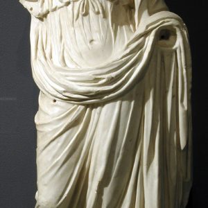 Estatua icónica. Mármol. Siglo II. Roma. Dep.: Sociedad Económica de Amigos del País. Inv. 07637.