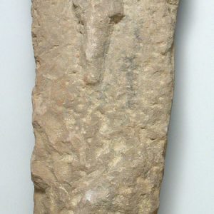 Estela funeraria, cruz de Iñigo Arista. Arenisca. Reino de Aragón. 1030-1050. El corral de Calvo (Luesia, Zaragoza). Inv. 54224.