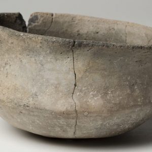 Vasija. Cerámica. Neolítico final. 3000 a.E. Mina Vallfera (Mequinenza, Zaragoza).Inv. 50515.