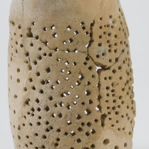 Vasija para hacer queso. Cerámica. Edad del Bronce. 1.600 a. E. Moncín (Borja, Zaragoza). Inv. 50554.