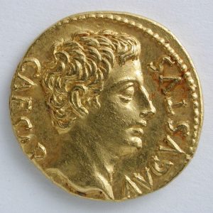 Áureo de Augusto. Corduba (Córdoba). Anverso. Oro. Roma. 19-18 a.E. Inv. 52770.