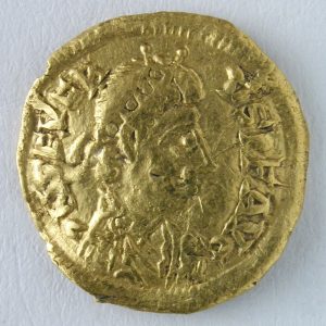 Imitación de un tremissis de Severo III, anverso. Oro. Reino visigodo de Tolosa. 461-465. Inv. 51120.