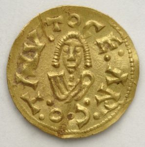 Tremissis de Recaredo. Cesaracosta (Zaragoza), reverso. Oro. Reino visigodo de Toledo. 586-601. Inv. 54252.
