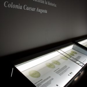 Vista de la nueva Vitrina Las monedas cuentan la Historia
