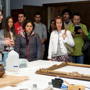 En el taller de restauración de piuntura