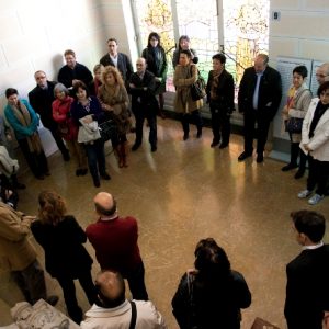 Recibimiento en las escaleras del museo