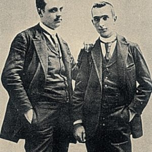 Anselmo Gascón de Gotor (izda.) con su hemano Pedro