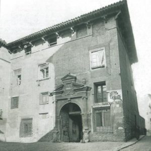 Fachada de la Casa de los Diputados hacia 1940. Foto Mora
