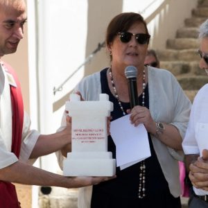 Entrega de ara honorifica al nuevo ciudadano celcense (Fot. J. Garrido)