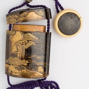 nro o estuche personal, madera lacada, 1776-1825. (Fot.E. Santos)