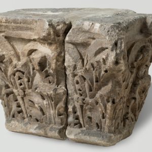 Capitel corintio para pilastra (Fot. J. Garrido)