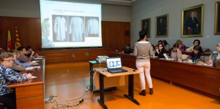 Clase de teoría en el salón de actos del museo (Fot. Garrido)