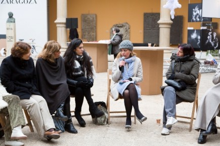 La mesa redonda estuvo animada a pesar del frío (Fot. J. Garrido)