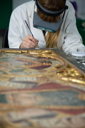 Restauración del retablo la Santa Cruz de la Iglesia de Blesa. Foto: José Garrido. Museo de Zaragoza. 