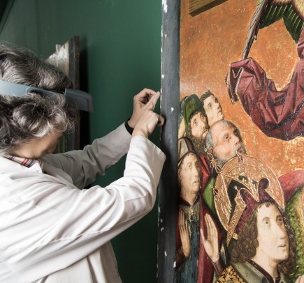 Restauración del retablo de la Santa Cruz de la iglesia de Blesa. Foto: José Garrido. Museo de Zaragoza.