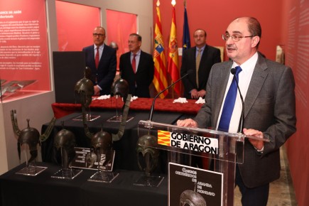 Presentación de los cascos celtibéricos de Aratis en el museo. Foto: Luis Correas. Gobierno de Aragón.