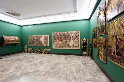 Montaje de sala de arte gótico. Foto: José Garrido. Museo de Zaragoza.