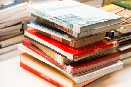 Fondos bibliográficos en la biblioteca del museo. Foto: José Garrido. Museo de Zaragoza.