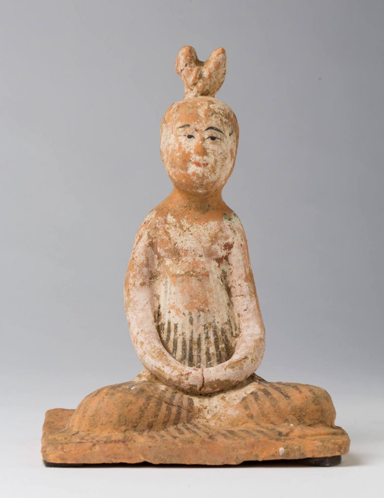 Dama sentada (mingqi). Terracota policromada. China. S. IX.