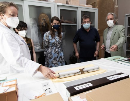 Donación de obras de caligrafía japonesa. Foto: José Garrido. Museo de Zaragoza.