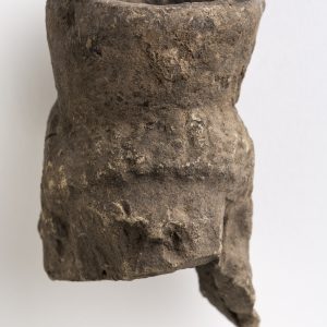 Cabeza femenina de terracota procedente del Cabezo de Monleón, Caspe. Foto: J.Garrido. Museo de Zaragoza.