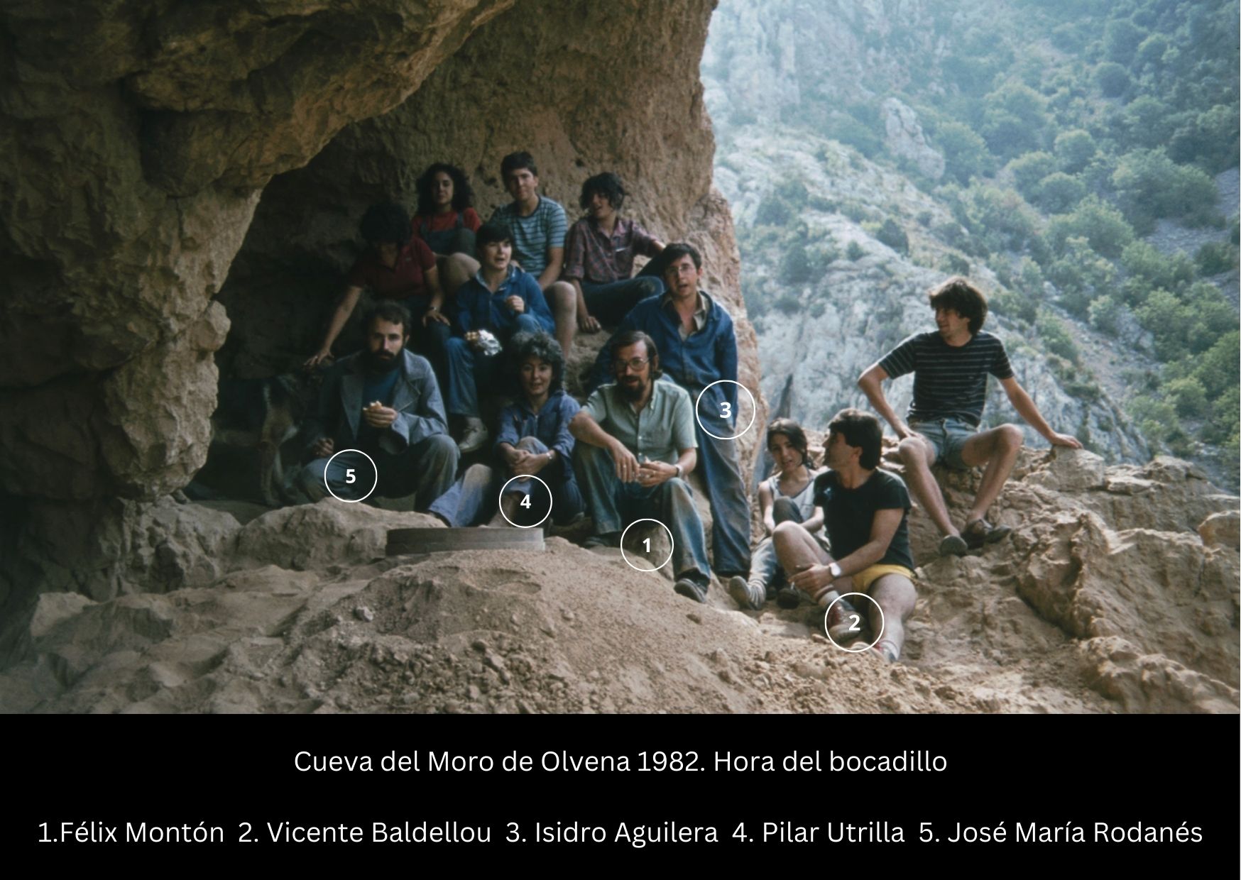 Cueva del Moro de Olvena 1982. Hora del bocadillo