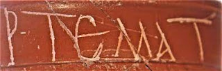 Fragmentos cerámica artículo inscripciones romanas del Museo de Zaragoza.3