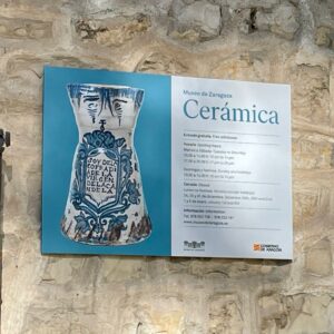 Entrada cerámica con nueva cartelería. Foto: P. Blanco. Museo de Zaragoza.